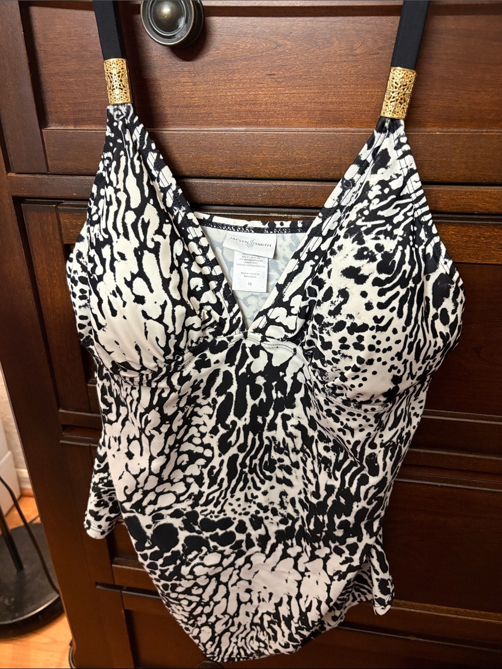 Jaclyn Smith Black and White Animal Print tankini top